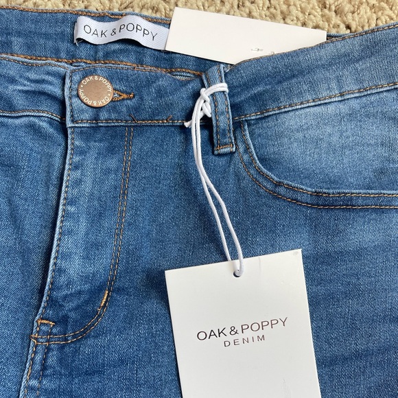 Oak and Poppy High Rise Shorts Size 8 - Picture 4 of 5